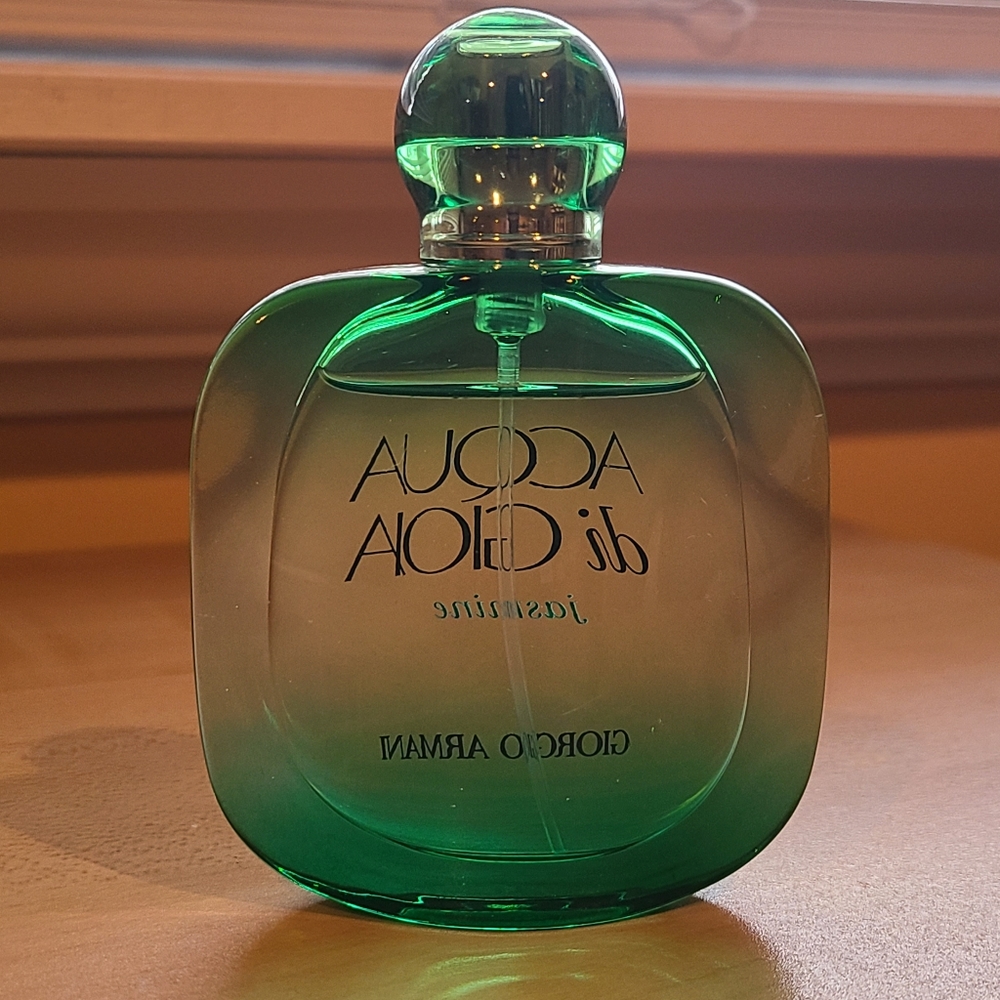 Giorgio Armani 🎉Holiday Sale🎉 - Picture 2 of 5